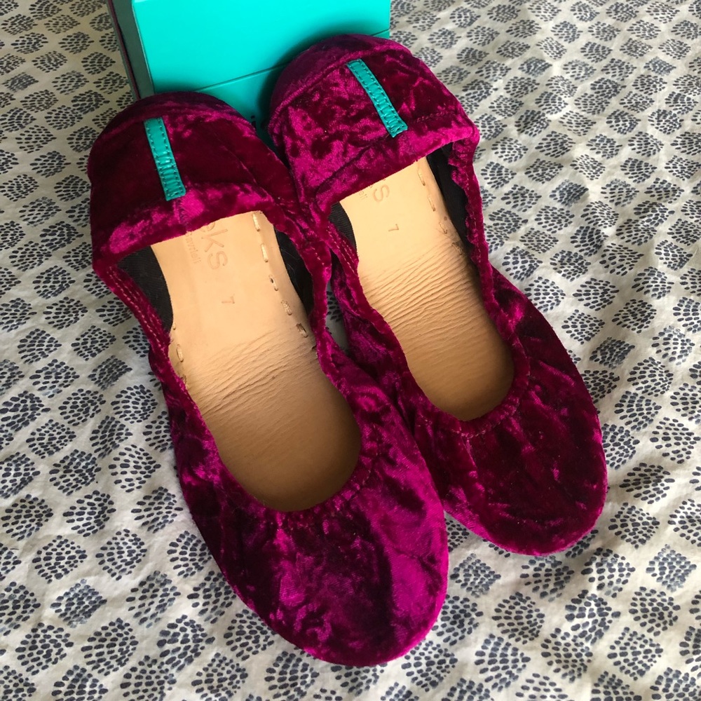 NEW Tyrian Tieks size 7 - Limited Edition!